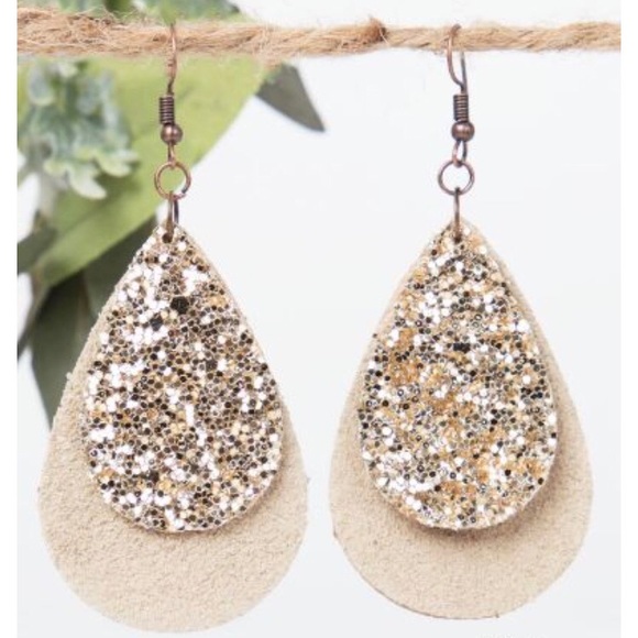 Jewelry - Leather teardrop earrings gold glitter over beige